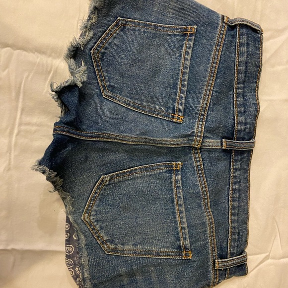 Old Navy boyfriend shorts - Picture 3 of 3